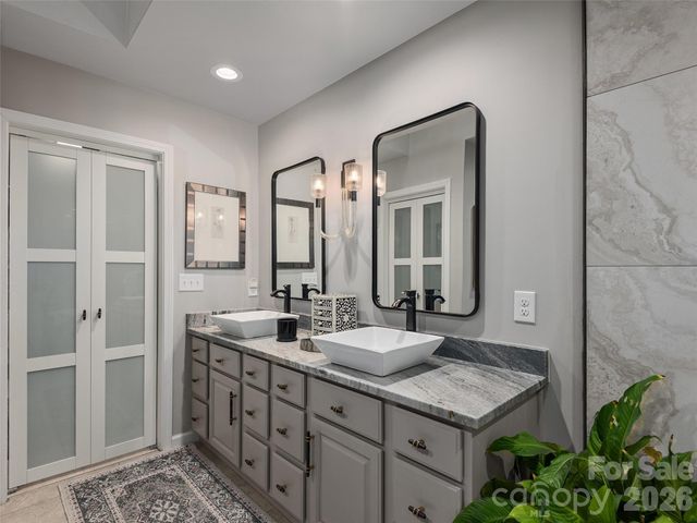 122 Brandon Road, Hendersonville, NC 28739