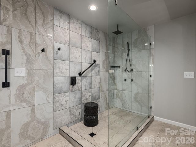 122 Brandon Road, Hendersonville, NC 28739