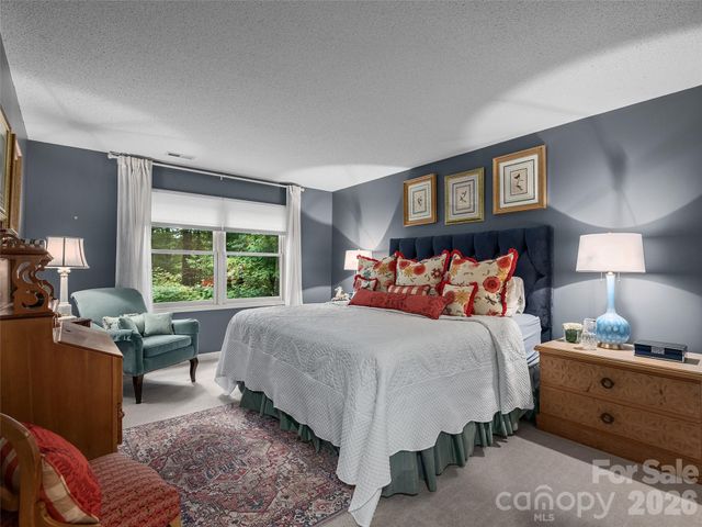 122 Brandon Road, Hendersonville, NC 28739