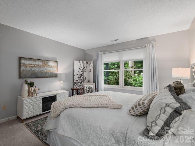 122 Brandon Road, Hendersonville, NC 28739