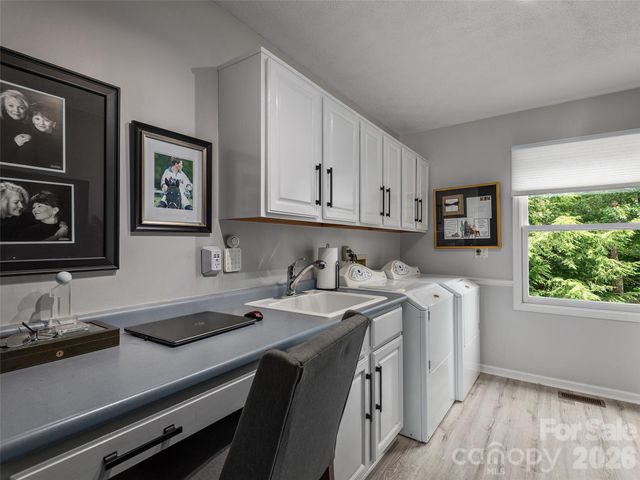 122 Brandon Road, Hendersonville, NC 28739
