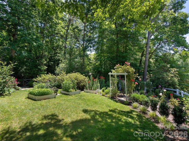 122 Brandon Road, Hendersonville, NC 28739