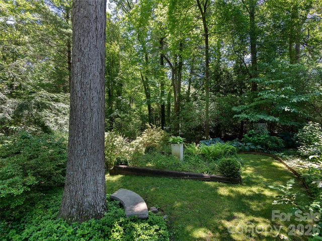 122 Brandon Road, Hendersonville, NC 28739
