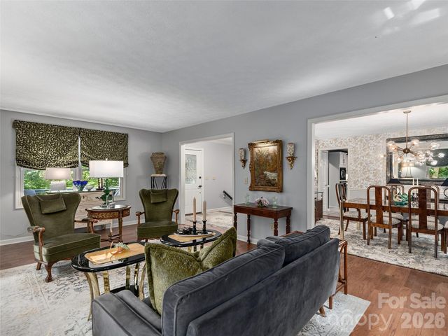 122 Brandon Road, Hendersonville, NC 28739