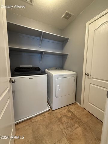 3769 E KERRY Lane, Phoenix, AZ 85050
