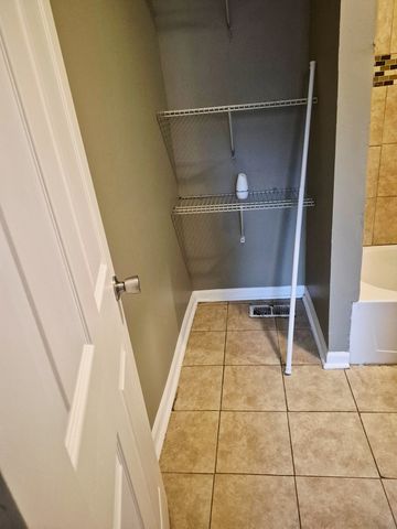 1133 E 81st Street 1R, Chicago, IL 60619