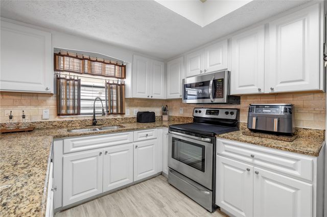 1005 MOOK STREET, Brandon, FL 33510