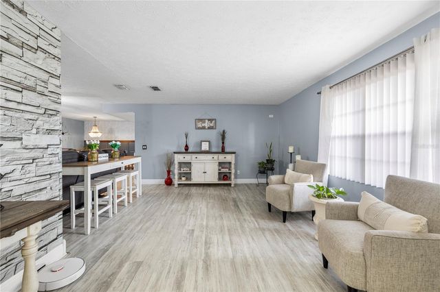 1005 MOOK STREET, Brandon, FL 33510