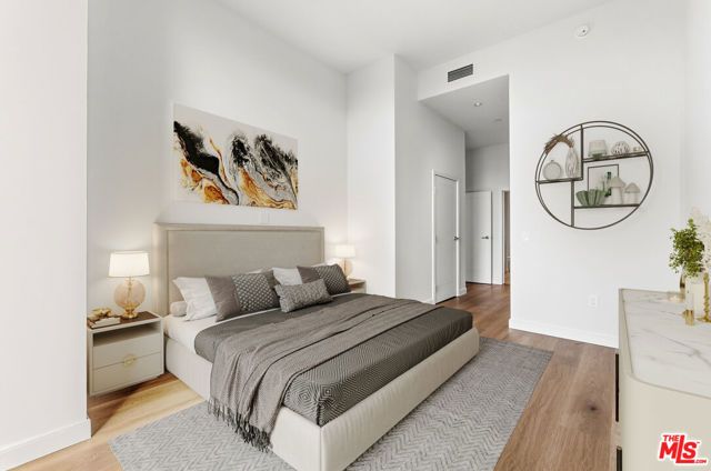 8500 Burton Way 806, Los Angeles, CA 90048