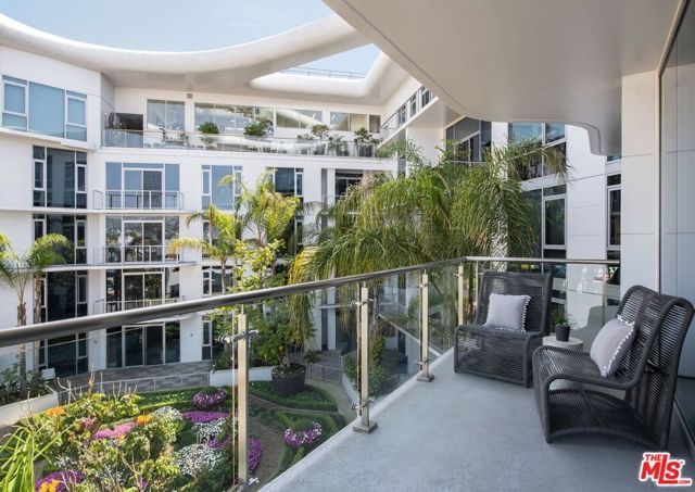 8500 Burton Way 806, Los Angeles, CA 90048