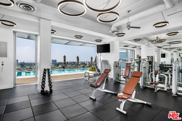 8500 Burton Way 806, Los Angeles, CA 90048