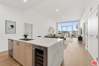 8500 Burton Way 806, Los Angeles, CA 90048