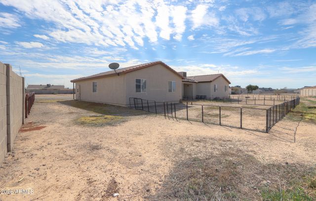 8210 W CONCORDIA Drive, Arizona City, AZ 85123