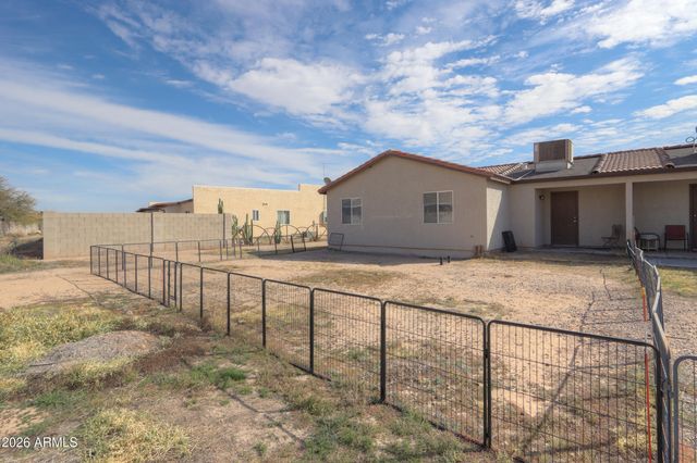 8210 W CONCORDIA Drive, Arizona City, AZ 85123