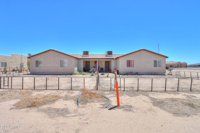 8210 W CONCORDIA Drive, Arizona City, AZ 85123