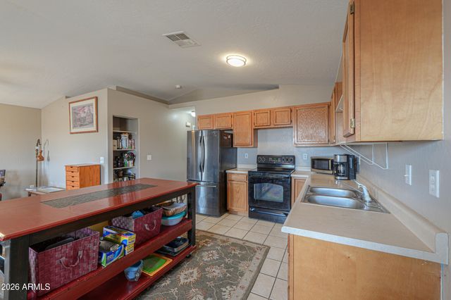 8210 W CONCORDIA Drive, Arizona City, AZ 85123