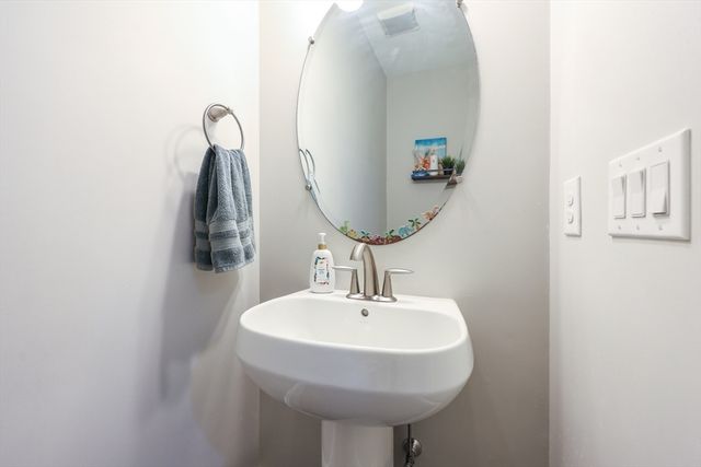 8 Riverstone Way 8, Franklin, MA 02038