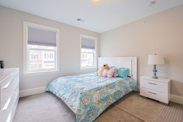 8 Riverstone Way 8, Franklin, MA 02038