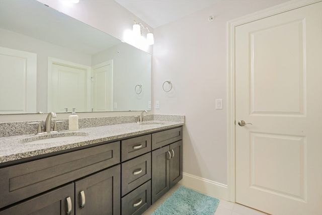 8 Riverstone Way 8, Franklin, MA 02038