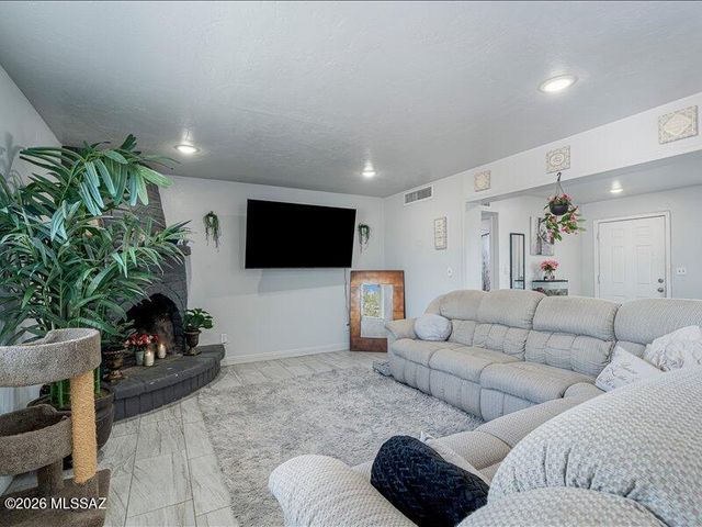 2225 S Hemlock Stravenue, Tucson, AZ 85713