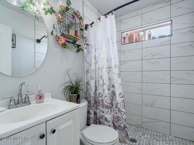 2225 S Hemlock Stravenue, Tucson, AZ 85713