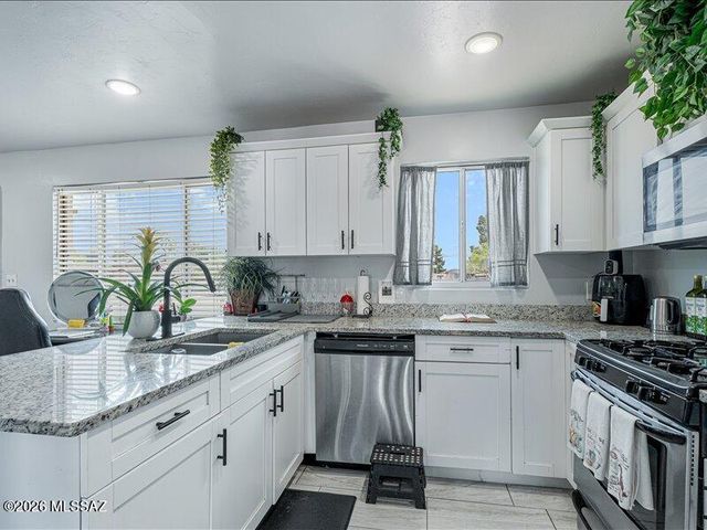 2225 S Hemlock Stravenue, Tucson, AZ 85713