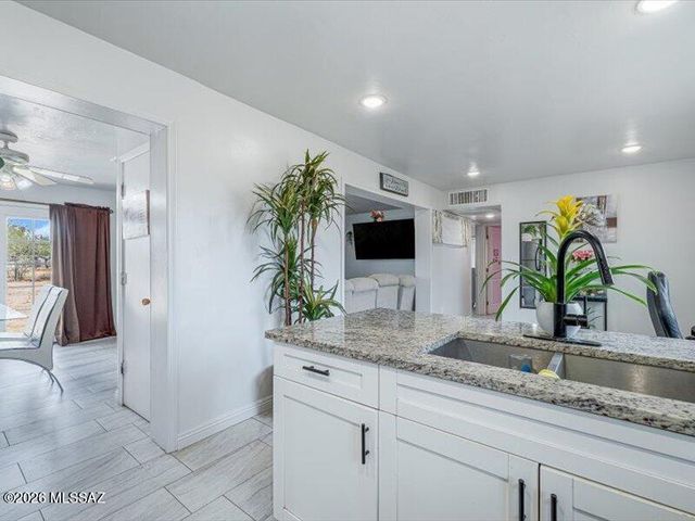 2225 S Hemlock Stravenue, Tucson, AZ 85713