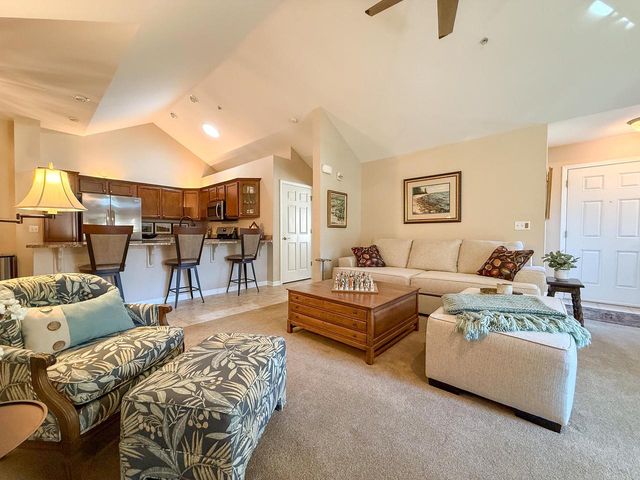 15330 Huff WAY, Brookfield, WI 53005