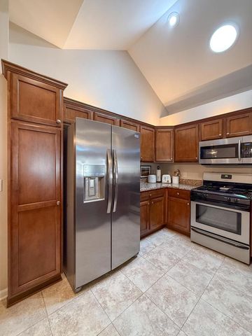 15330 Huff WAY, Brookfield, WI 53005