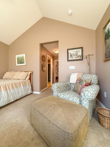 15330 Huff WAY, Brookfield, WI 53005