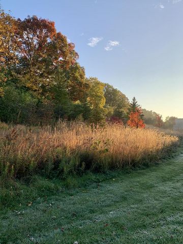 15330 Huff WAY, Brookfield, WI 53005