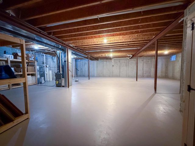 15330 Huff WAY, Brookfield, WI 53005