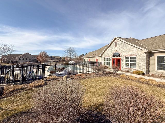 15330 Huff WAY, Brookfield, WI 53005
