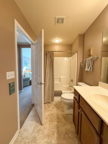 15330 Huff WAY, Brookfield, WI 53005