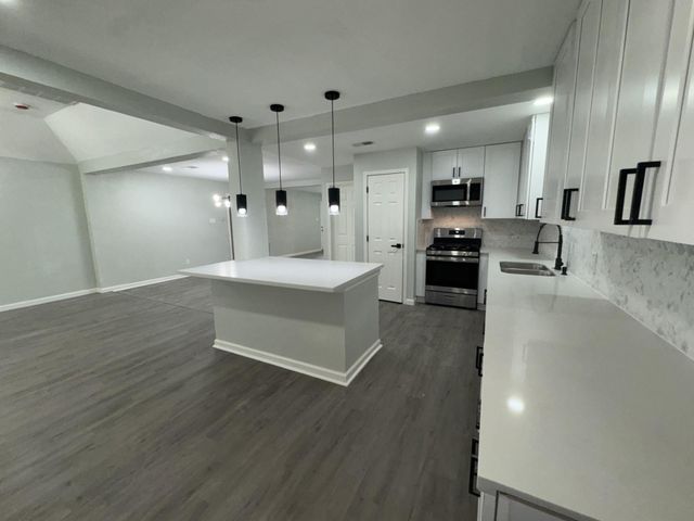 6407 Sandy Oaks Drive, Houston, TX 77050