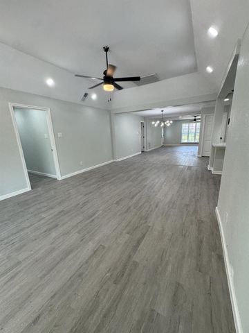 6407 Sandy Oaks Drive, Houston, TX 77050