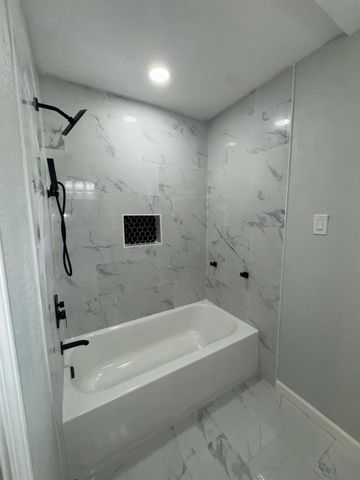 6407 Sandy Oaks Drive, Houston, TX 77050