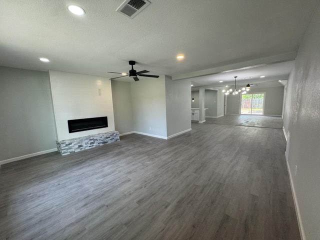 6407 Sandy Oaks Drive, Houston, TX 77050