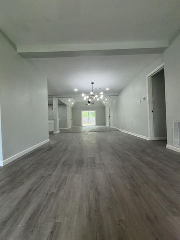 6407 Sandy Oaks Drive, Houston, TX 77050