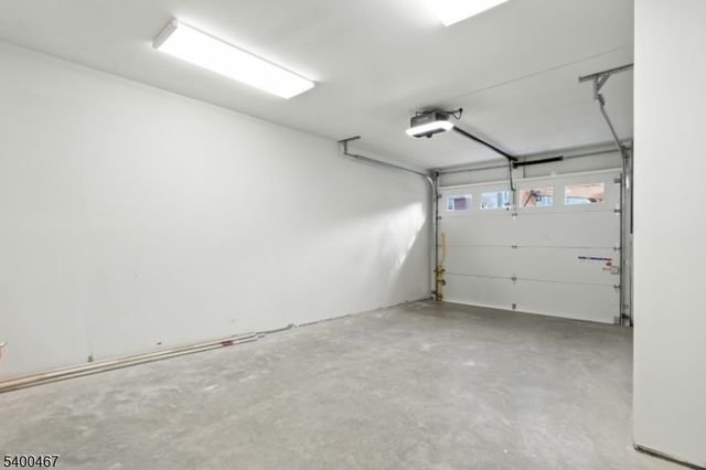 190 Canterbury Ave, North Arlington Boro, NJ 07031