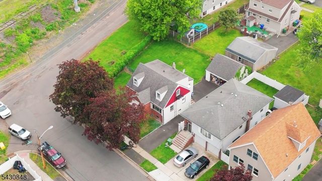 1032 E Blancke St, Linden City, NJ 07036