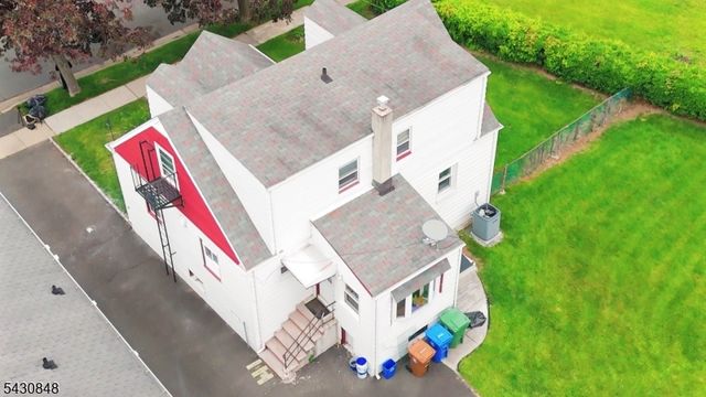1032 E Blancke St, Linden City, NJ 07036