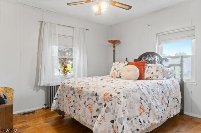 1032 E Blancke St, Linden City, NJ 07036