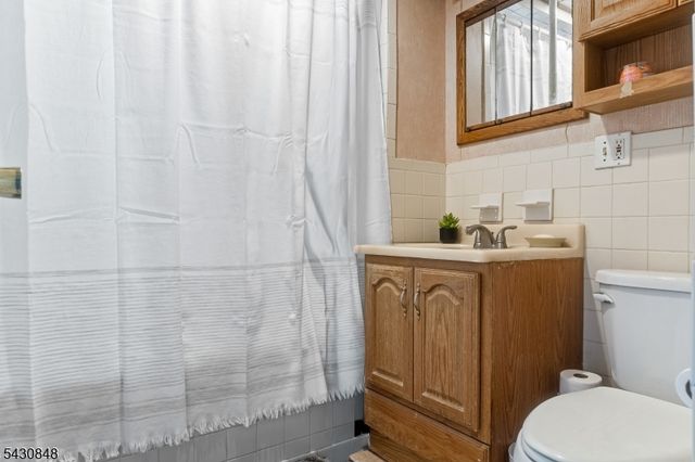 1032 E Blancke St, Linden City, NJ 07036