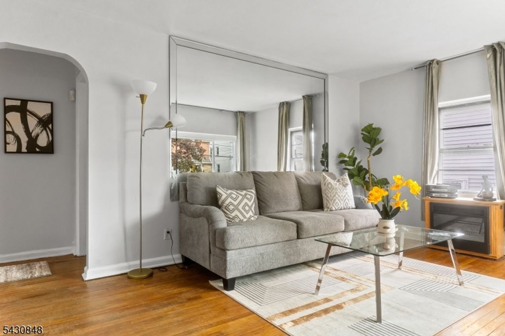 1032 E Blancke St, Linden City, NJ 07036