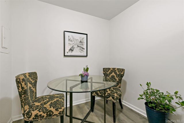 500 Central Park Avenue 323, Scarsdale, NY 10583