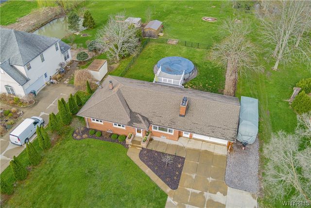 6998 Shawnee Road, Wheatfield, NY 14120
