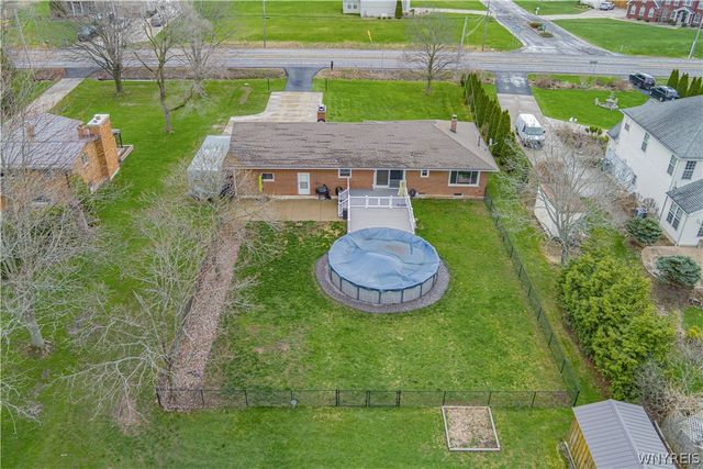 6998 Shawnee Road, Wheatfield, NY 14120