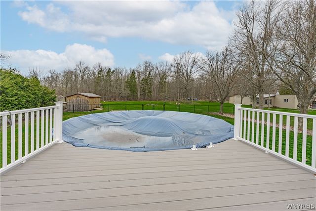6998 Shawnee Road, Wheatfield, NY 14120