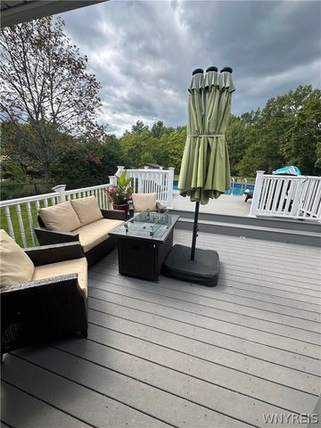 6998 Shawnee Road, Wheatfield, NY 14120